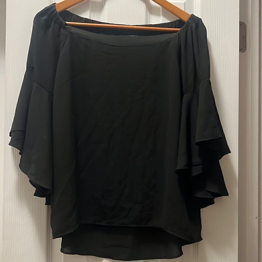 Black Lulu's Blousey Top - Black Top - Size Small - NWT Ruffled 3/4 Sleeves